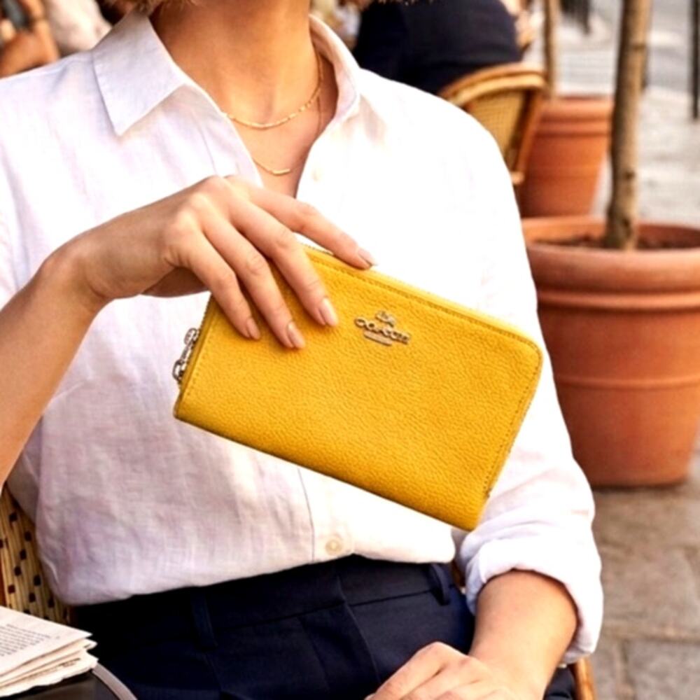 Coach Double Corner Zip Wristlet pebble leather This compact pouch bright yellow